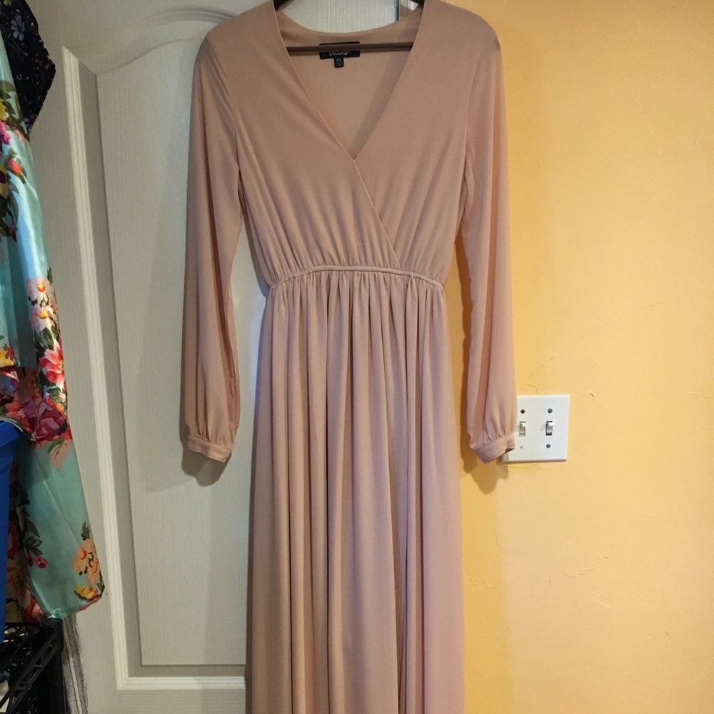 Blush Lulu’s long sleeve maxi dress